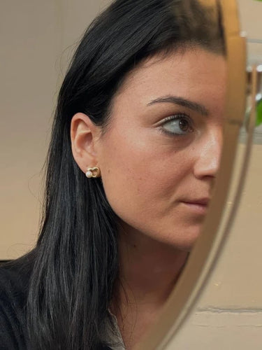 Boucles d'oreilles Cartier - Boucles d’oreilles cœur en or jaune 18 carats et perles blanches 58 Facettes