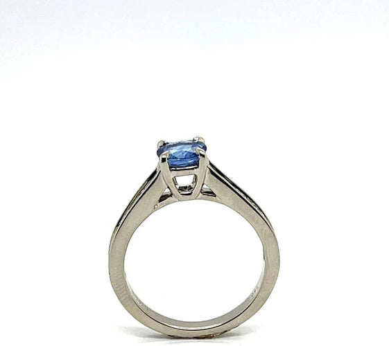 Bague 53 Bague en or blanc 18 carats avec saphir et diamants (0,80 ct) 58 Facettes