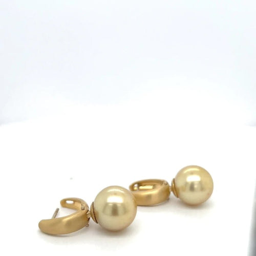 Boucles d'oreilles Boucles d'oreilles en or jaune 18 carats brossé et perles champagne 58 Facettes