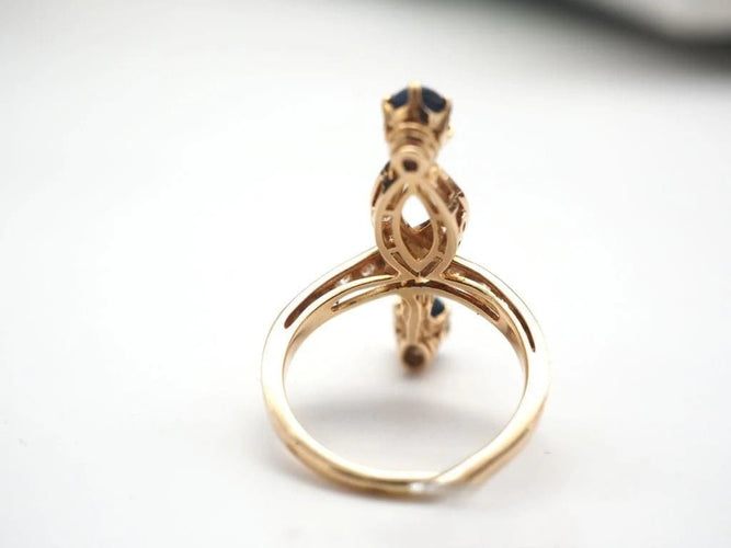 Bague 56.5 Bague en or jaune 750 avec diamants et saphirs cabochons 58 Facettes