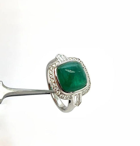 Bague 54 Bague en or blanc 750 avec émeraude et diamants 58 Facettes