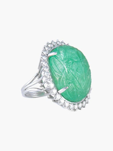 Bague 52 Bague émeraude gravée et diamants en or blanc 18 carats 58 Facettes