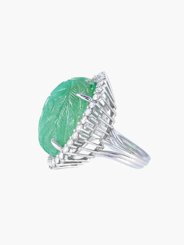 Bague 52 Bague émeraude gravée et diamants en or blanc 18 carats 58 Facettes