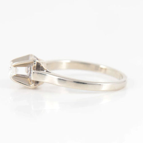 Bague 54 Non signé - Bague solitaire en or blanc 18 ct et diamant 58 Facettes 1