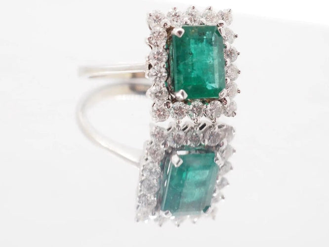 Bague 52 Bague moderne en or blanc 18 carats avec émeraude et diamants 58 Facettes