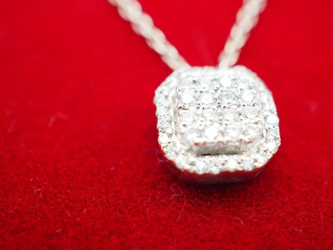 Collier Collier pendentif en or blanc 18 carats et diamants 58 Facettes
