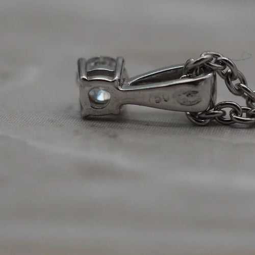 Pendentif Pendentif en or blanc 750 avec diamant 0,10 ct 58 Facettes