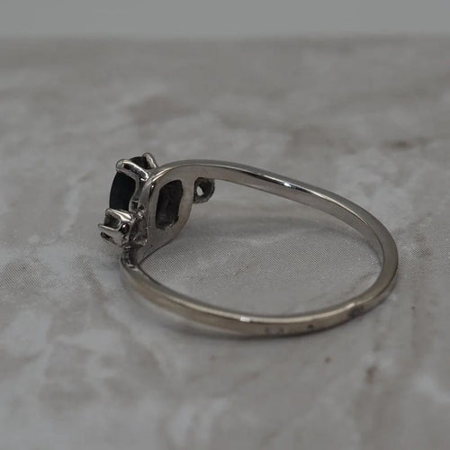 Bague 52 Bague en or blanc 750 millièmes avec saphir, taille 52 58 Facettes