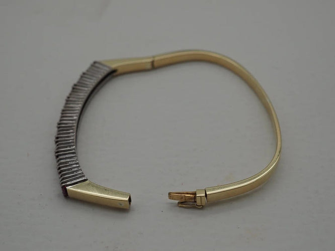 Bracelet Bracelet en or jaune 750 millièmes avec saphirs rouges et diamants 58 Facettes