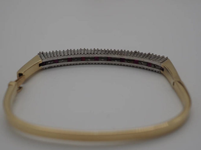 Bracelet Bracelet en or jaune 750 millièmes avec saphirs rouges et diamants 58 Facettes