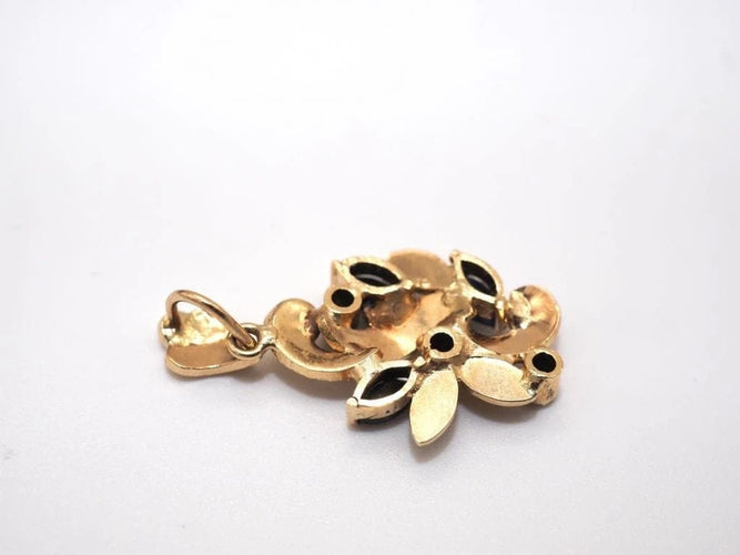 Pendentif Pendentif en or jaune 750 millièmes et saphirs 58 Facettes