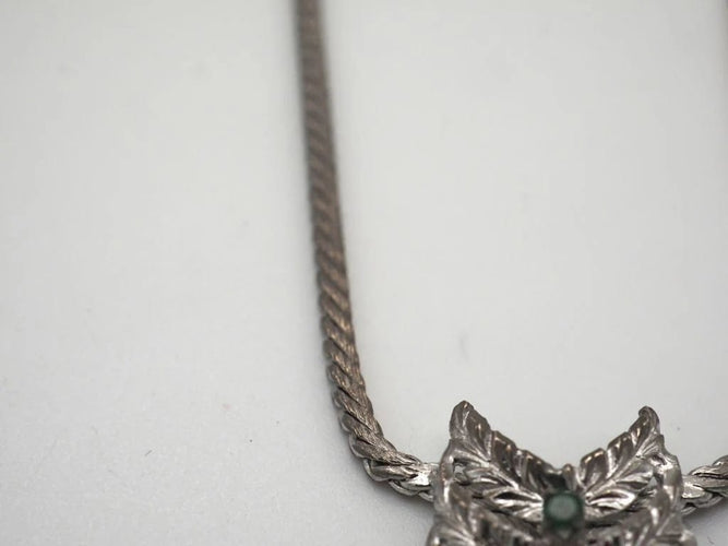 Collier Collier en or blanc 750 millièmes avec pendentif et émeraudes 58 Facettes