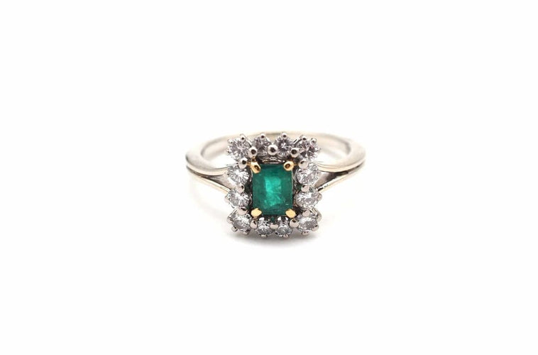 Bague 52 Bague en or blanc 750 avec émeraude et diamants 58 Facettes