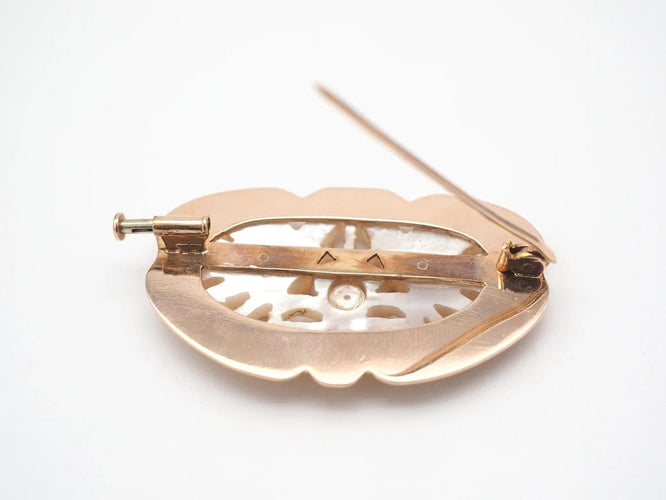 Broche Broche en or rose 750 et nacre 58 Facettes
