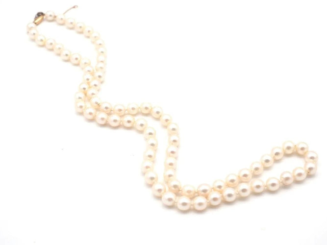 Collier Collier de perles de culture avec fermoir en or 750 58 Facettes