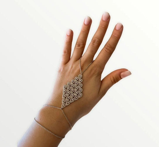Bracelet Bijou de main - Haute joaillerie en or blanc 18 carats et diamants 58 Facettes J5230160724-AIG5