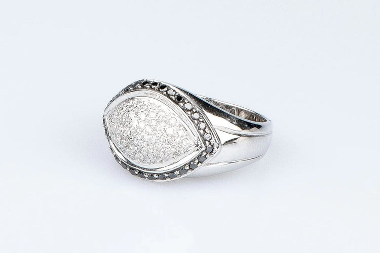 Bague 53.5 Bague diamants en or blanc 18 carats 58 Facettes 111-42837-33