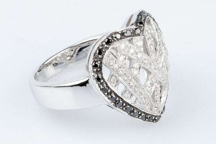 Bague 56 Bague cœur en or blanc 18 carats sertie de diamants 58 Facettes 111.65702-66