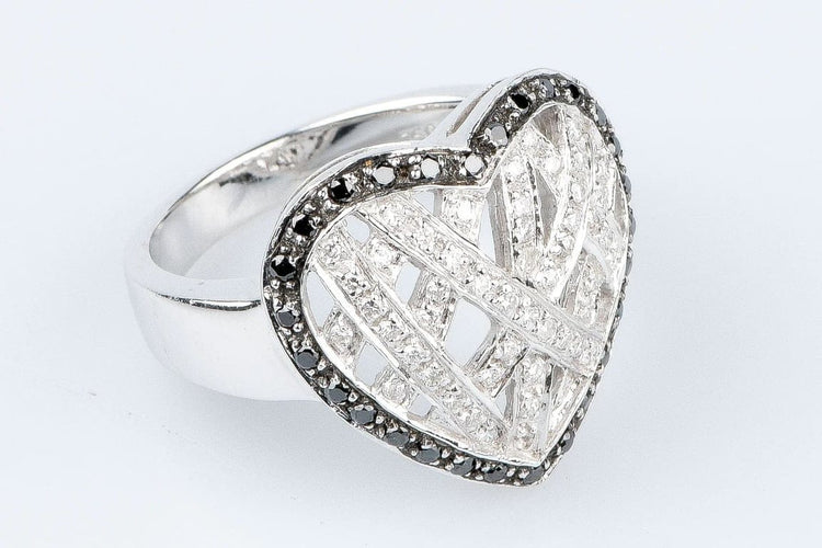 Bague 56 Bague cœur en or blanc 18 carats sertie de diamants 58 Facettes 111.65702-66