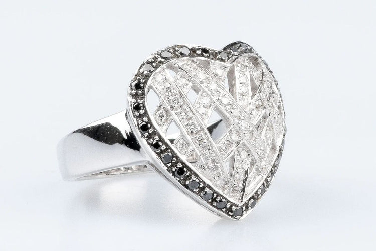 Bague 56 Bague cœur en or blanc 18 carats sertie de diamants 58 Facettes 111.65702-66