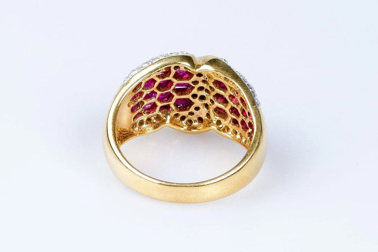 Bague 56 Bague en or jaune 18 carats avec rubis et diamants 58 Facettes 41400026-63