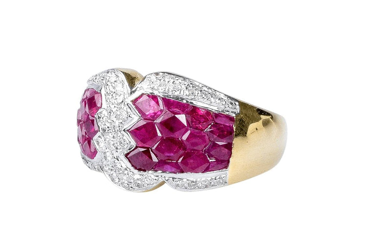 Bague 56 Bague en or jaune 18 carats avec rubis et diamants 58 Facettes 41400026-63