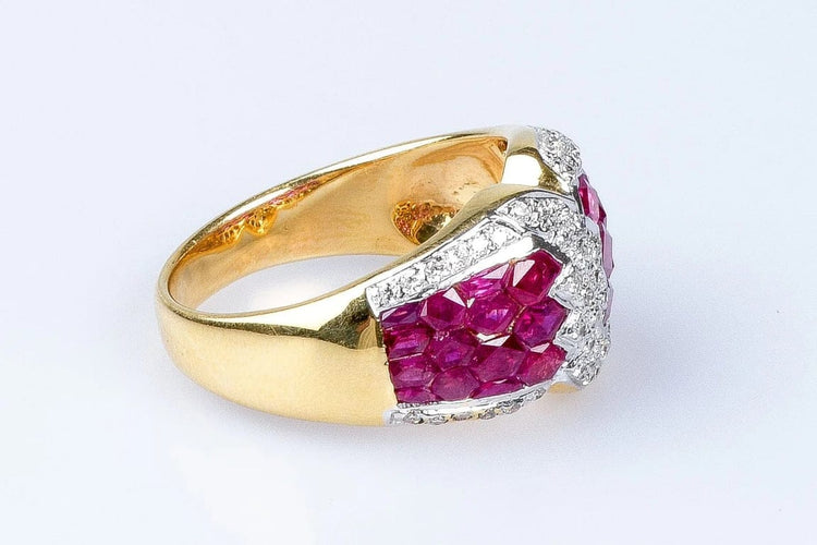 Bague 56 Bague en or jaune 18 carats avec rubis et diamants 58 Facettes 41400026-63