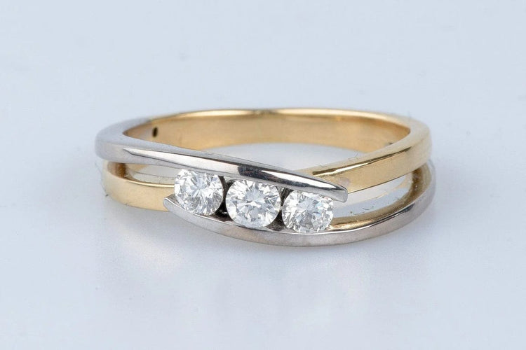 Bague 53 Bague 3 diamants en or jaune et blanc 18 carats 58 Facettes BGTDCC852