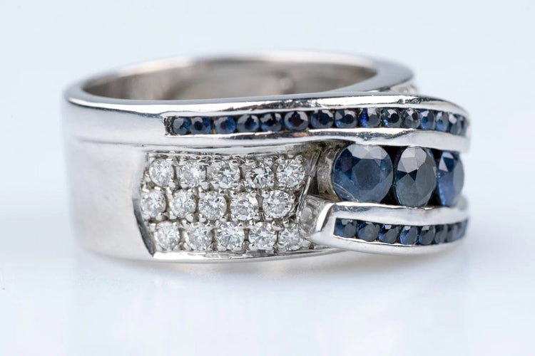 Bague 50 Bague en or blanc 18 carats avec saphirs et diamants 1,65 ct 58 Facettes BGADOC405-107