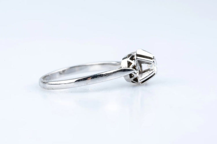 Bague 56 Bague ancienne en or blanc 18K avec diamant 0,22 ct 58 Facettes BG31200303-107