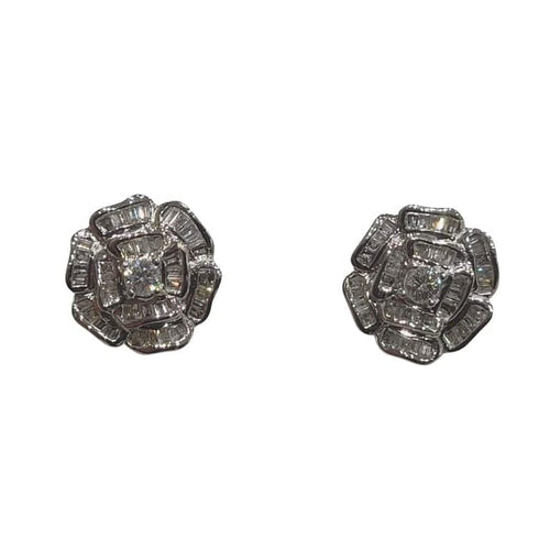 Boucles d'oreilles Boucles d’oreilles fleur en or blanc 18 carats et diamants 58 Facettes PE413
