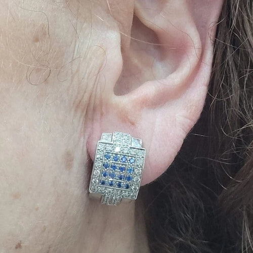 Boucles d'oreilles Boucles d'oreilles en or blanc 18 carats avec diamants et saphirs 58 Facettes PE198
