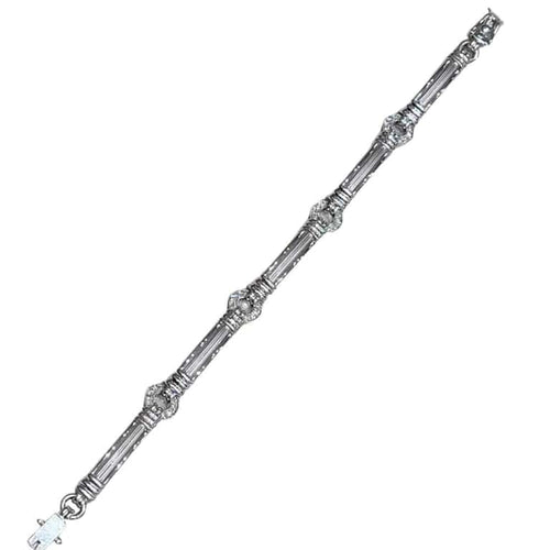 Bracelet Bracelet en or blanc 18 carats et diamants taille brillant 58 Facettes P13