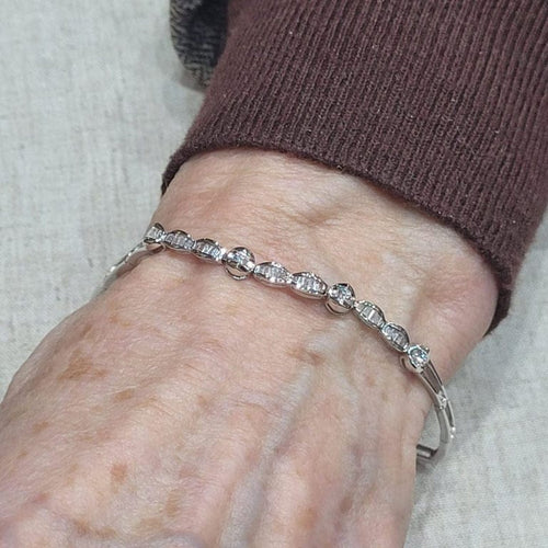 Bracelet Bracelet en or blanc 18 carats et diamants 58 Facettes P17