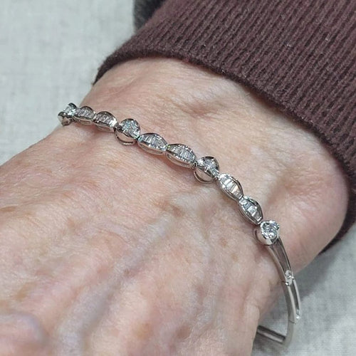 Bracelet Bracelet en or blanc 18 carats et diamants 58 Facettes P17