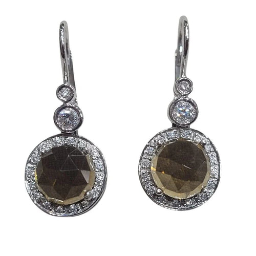 Boucles d'oreilles Boucles d'oreilles en or blanc 18 carats avec diamants et quartz fumé 58 Facettes PE255