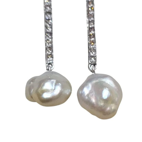 Boucles d'oreilles Boucles d’oreilles pendantes démontables en or blanc et jaune 18 ct, perles et diamants 58 Facettes T194T194