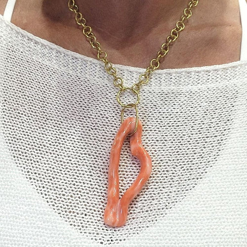 Collier Pendentif corail naturel avec chaîne en or jaune 18 carats 58 Facettes COV1259