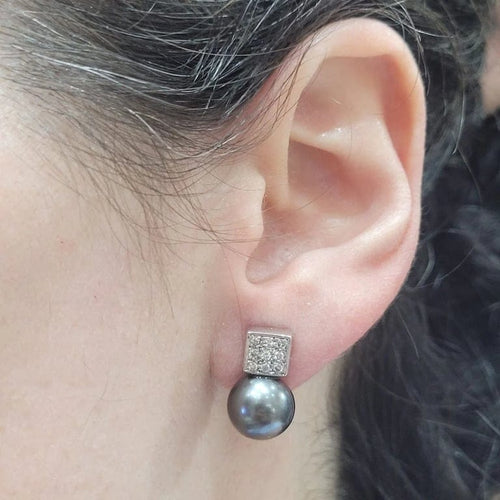 Boucles d'oreilles Boucles d’oreilles en perles de Tahiti et diamants 58 Facettes T68