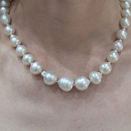 Collier Collier de perles australiennes avec fermoir en or blanc 18 carats 58 Facettes COP97