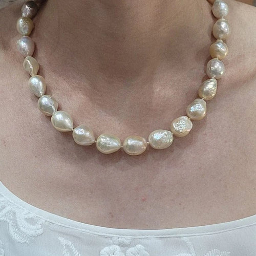 Collier Collier de perles baroques en or jaune 18 carats 58 Facettes COP39