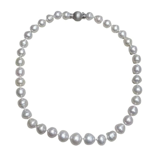 Collier Collier de perles australiennes avec broche en or blanc 18 carats 58 Facettes COP132