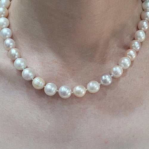 Collier Collier de perles multicolores avec fermoir en or blanc 18 carats 58 Facettes COP46