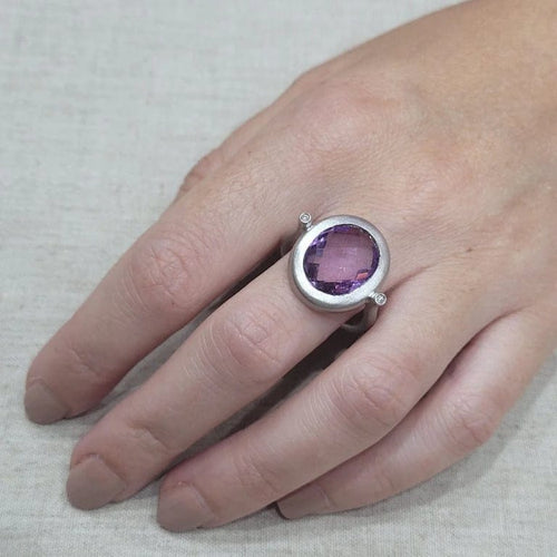 Bague 55 Bague en or blanc 18 carats avec améthyste et diamants 58 Facettes T327