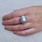 Bague 54 Bague en or blanc 18 carats et verre de Murano bleu 58 Facettes S183PE237