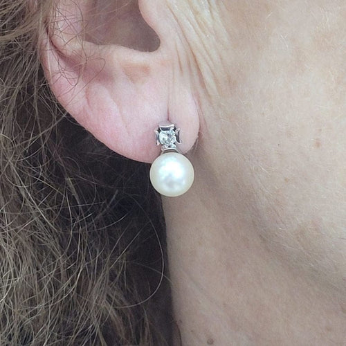Boucles d'oreilles Boucles d'oreilles en perles Akoya et diamants taille brillant 58 Facettes PE205