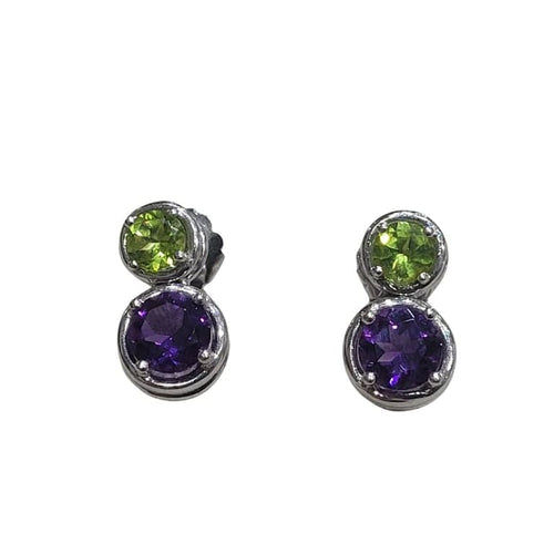 Boucles d'oreilles Boucles d'oreilles en or blanc 18 carats avec améthystes et péridots 58 Facettes PE836