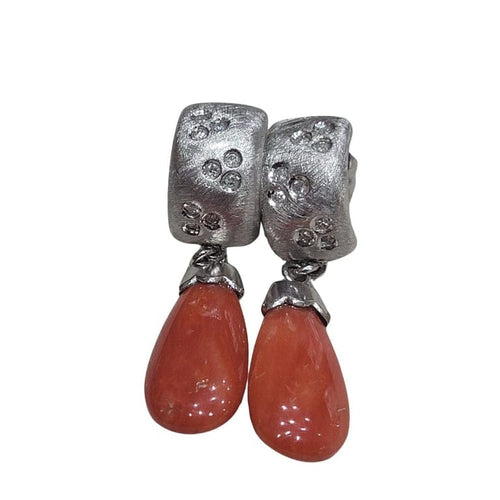 Boucles d'oreilles Boucles d'oreilles en or blanc 18 carats, corail et diamants 58 Facettes T115