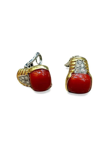 Boucles d'oreilles André Col - Boucles d’oreilles vintage en or jaune 18 carats, diamants et corail 58 Facettes