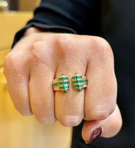 Bague 59 Bague en or jaune 18 carats avec émeraudes et diamants 58 Facettes